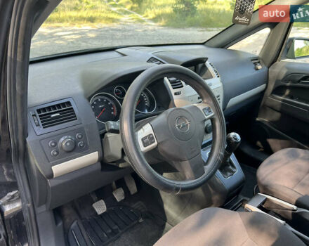 Черный Опель Зафира, объемом двигателя 1.6 л и пробегом 227 тыс. км за 6300 $, фото 11 на Automoto.ua