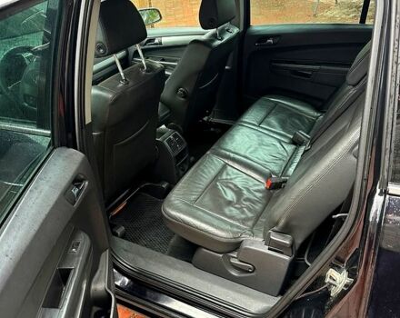 Черный Опель Зафира, объемом двигателя 1.7 л и пробегом 313 тыс. км за 6300 $, фото 9 на Automoto.ua