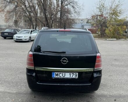 Черный Опель Зафира, объемом двигателя 1.9 л и пробегом 250 тыс. км за 3250 $, фото 6 на Automoto.ua