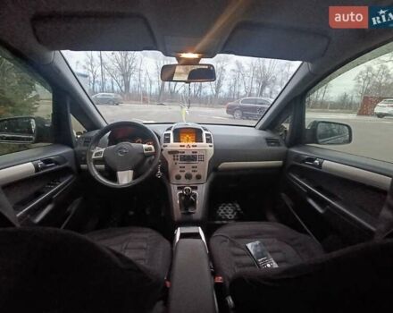 Черный Опель Зафира, объемом двигателя 1.7 л и пробегом 219 тыс. км за 5900 $, фото 15 на Automoto.ua