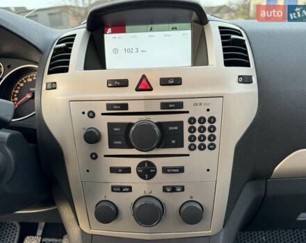 Черный Опель Зафира, объемом двигателя 2.2 л и пробегом 209 тыс. км за 4900 $, фото 18 на Automoto.ua