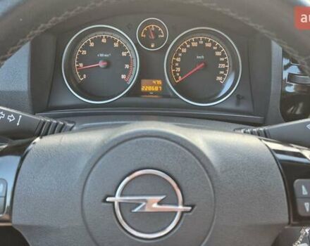 Чорний Опель Зафіра, об'ємом двигуна 1.8 л та пробігом 228 тис. км за 7300 $, фото 17 на Automoto.ua