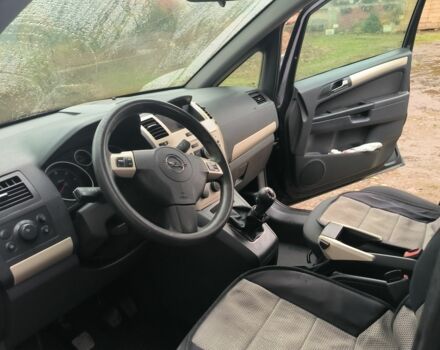 Чорний Опель Зафіра, об'ємом двигуна 1.9 л та пробігом 336 тис. км за 5500 $, фото 13 на Automoto.ua