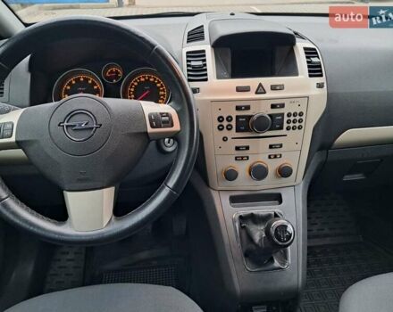 Черный Опель Зафира, объемом двигателя 1.8 л и пробегом 252 тыс. км за 5650 $, фото 67 на Automoto.ua