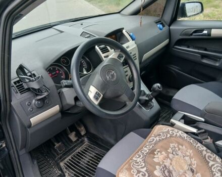 Чорний Опель Зафіра, об'ємом двигуна 1.7 л та пробігом 400 тис. км за 5300 $, фото 7 на Automoto.ua