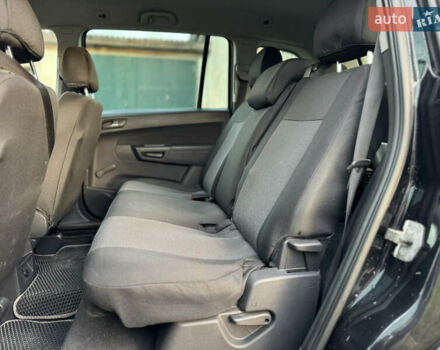 Черный Опель Зафира, объемом двигателя 2.2 л и пробегом 209 тыс. км за 4900 $, фото 12 на Automoto.ua