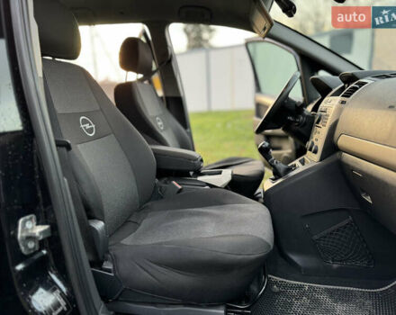 Черный Опель Зафира, объемом двигателя 2.2 л и пробегом 209 тыс. км за 4900 $, фото 13 на Automoto.ua
