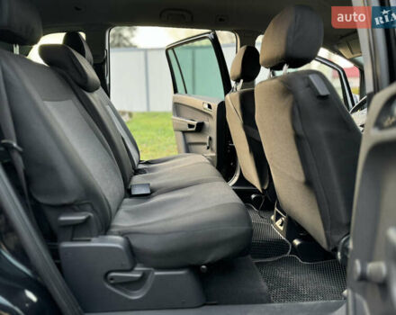 Черный Опель Зафира, объемом двигателя 2.2 л и пробегом 209 тыс. км за 4900 $, фото 15 на Automoto.ua