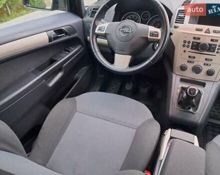 Черный Опель Зафира, объемом двигателя 1.8 л и пробегом 252 тыс. км за 5650 $, фото 69 на Automoto.ua