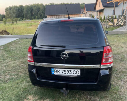 Черный Опель Зафира, объемом двигателя 1.9 л и пробегом 255 тыс. км за 6300 $, фото 3 на Automoto.ua