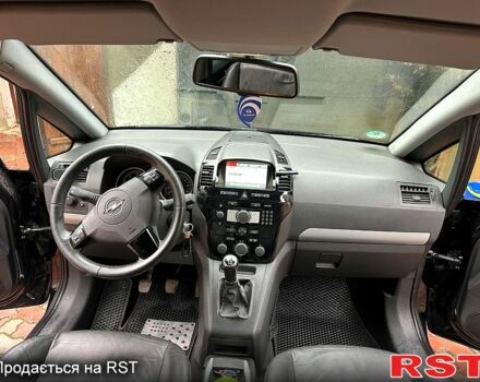 Черный Опель Зафира, объемом двигателя 1.7 л и пробегом 313 тыс. км за 6300 $, фото 7 на Automoto.ua