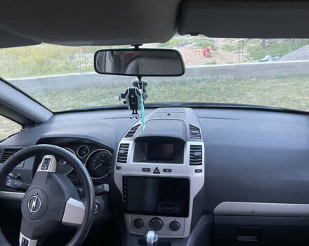 Черный Опель Зафира, объемом двигателя 1.9 л и пробегом 255 тыс. км за 6300 $, фото 7 на Automoto.ua