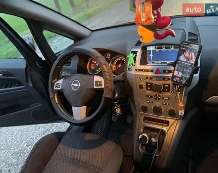 Чорний Опель Зафіра, об'ємом двигуна 2.2 л та пробігом 242 тис. км за 5250 $, фото 17 на Automoto.ua