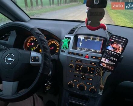 Чорний Опель Зафіра, об'ємом двигуна 2.2 л та пробігом 242 тис. км за 5250 $, фото 16 на Automoto.ua