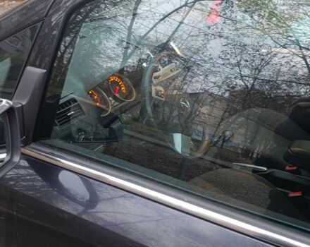 Черный Опель Зафира, объемом двигателя 2 л и пробегом 210 тыс. км за 2379 $, фото 1 на Automoto.ua