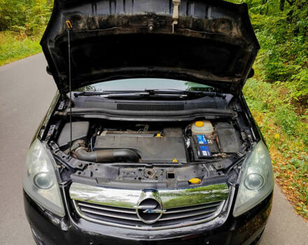 Черный Опель Зафира, объемом двигателя 2.2 л и пробегом 230 тыс. км за 6100 $, фото 11 на Automoto.ua