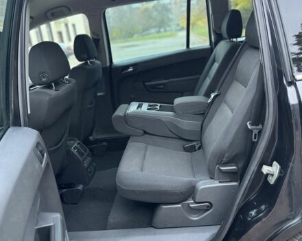 Черный Опель Зафира, объемом двигателя 1.9 л и пробегом 250 тыс. км за 3250 $, фото 18 на Automoto.ua