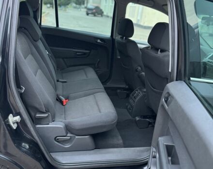 Черный Опель Зафира, объемом двигателя 1.9 л и пробегом 250 тыс. км за 3250 $, фото 17 на Automoto.ua