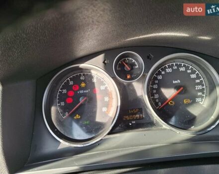 Черный Опель Зафира, объемом двигателя 1.8 л и пробегом 250 тыс. км за 5400 $, фото 15 на Automoto.ua