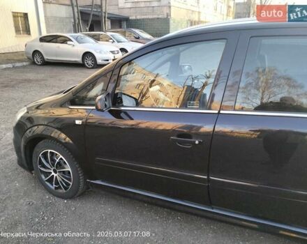 Черный Опель Зафира, объемом двигателя 1.69 л и пробегом 263 тыс. км за 6000 $, фото 8 на Automoto.ua