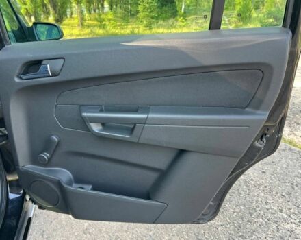 Черный Опель Зафира, объемом двигателя 1.6 л и пробегом 227 тыс. км за 6300 $, фото 17 на Automoto.ua