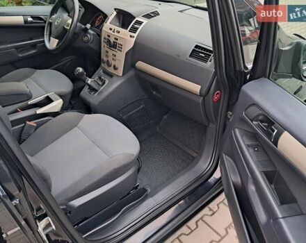 Черный Опель Зафира, объемом двигателя 1.8 л и пробегом 252 тыс. км за 5650 $, фото 62 на Automoto.ua