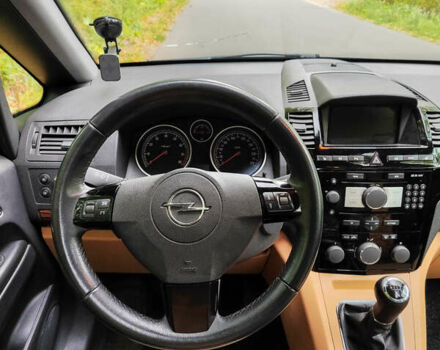 Черный Опель Зафира, объемом двигателя 2.2 л и пробегом 230 тыс. км за 6100 $, фото 19 на Automoto.ua