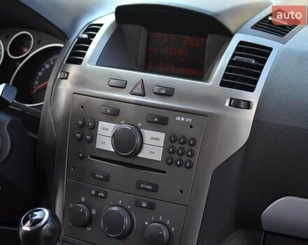 Черный Опель Зафира, объемом двигателя 1.6 л и пробегом 221 тыс. км за 6350 $, фото 12 на Automoto.ua