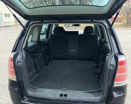 Черный Опель Зафира, объемом двигателя 1.9 л и пробегом 250 тыс. км за 3250 $, фото 19 на Automoto.ua