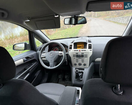 Чорний Опель Зафіра, об'ємом двигуна 1.8 л та пробігом 193 тис. км за 6300 $, фото 13 на Automoto.ua