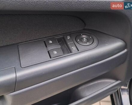 Черный Опель Зафира, объемом двигателя 1.8 л и пробегом 252 тыс. км за 5650 $, фото 60 на Automoto.ua