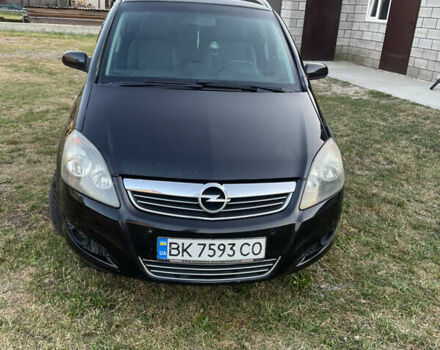 Черный Опель Зафира, объемом двигателя 1.9 л и пробегом 255 тыс. км за 6300 $, фото 1 на Automoto.ua