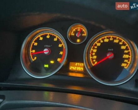 Чорний Опель Зафіра, об'ємом двигуна 2.2 л та пробігом 242 тис. км за 5250 $, фото 15 на Automoto.ua