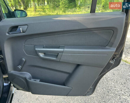 Черный Опель Зафира, объемом двигателя 1.6 л и пробегом 227 тыс. км за 6300 $, фото 24 на Automoto.ua