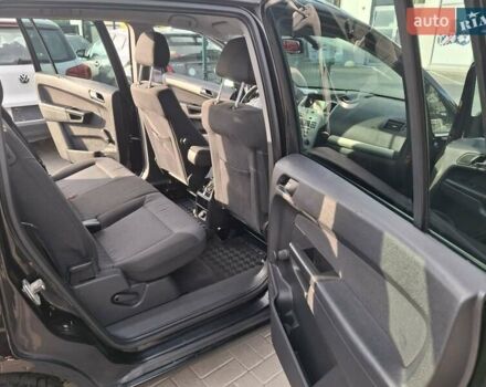 Черный Опель Зафира, объемом двигателя 1.8 л и пробегом 250 тыс. км за 5400 $, фото 14 на Automoto.ua