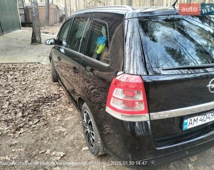 Черный Опель Зафира, объемом двигателя 1.69 л и пробегом 263 тыс. км за 6000 $, фото 4 на Automoto.ua