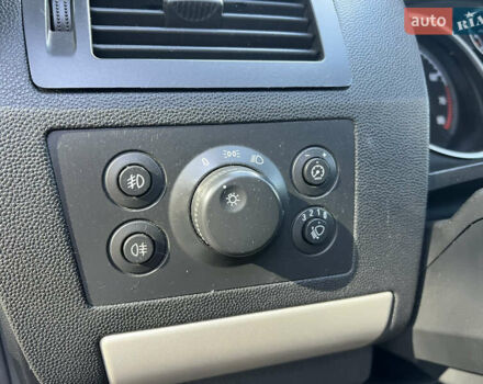 Черный Опель Зафира, объемом двигателя 1.6 л и пробегом 227 тыс. км за 6300 $, фото 13 на Automoto.ua