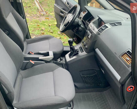 Черный Опель Зафира, объемом двигателя 1.8 л и пробегом 179 тыс. км за 6750 $, фото 28 на Automoto.ua