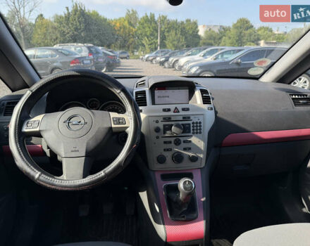 Чорний Опель Зафіра, об'ємом двигуна 1.6 л та пробігом 210 тис. км за 6700 $, фото 9 на Automoto.ua