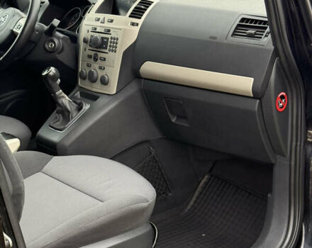 Чорний Опель Зафіра, об'ємом двигуна 1.6 л та пробігом 238 тис. км за 5500 $, фото 25 на Automoto.ua