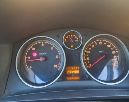 Чорний Опель Зафіра, об'ємом двигуна 1.9 л та пробігом 243 тис. км за 4500 $, фото 6 на Automoto.ua