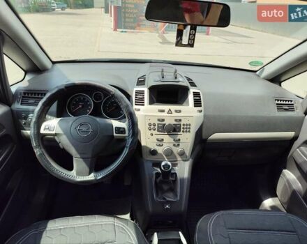 Черный Опель Зафира, объемом двигателя 1.6 л и пробегом 230 тыс. км за 5000 $, фото 1 на Automoto.ua