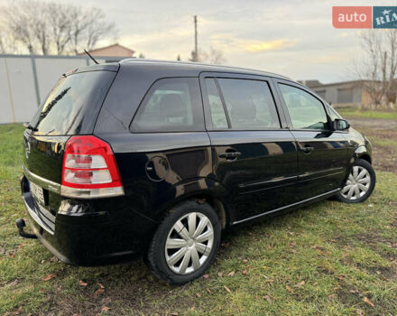 Черный Опель Зафира, объемом двигателя 2.2 л и пробегом 209 тыс. км за 4900 $, фото 3 на Automoto.ua