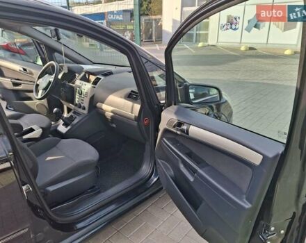 Черный Опель Зафира, объемом двигателя 1.8 л и пробегом 250 тыс. км за 5400 $, фото 13 на Automoto.ua