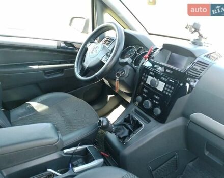 Черный Опель Зафира, объемом двигателя 1.7 л и пробегом 320 тыс. км за 6200 $, фото 3 на Automoto.ua