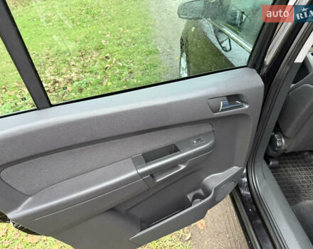 Чорний Опель Зафіра, об'ємом двигуна 1.8 л та пробігом 193 тис. км за 6300 $, фото 10 на Automoto.ua