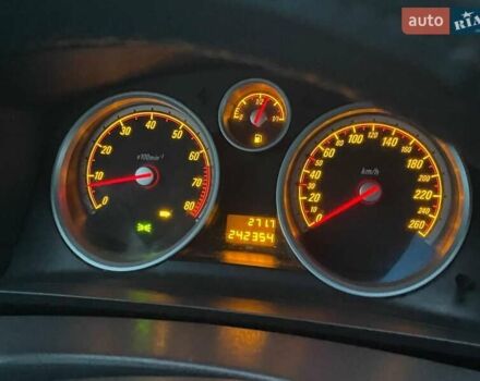 Чорний Опель Зафіра, об'ємом двигуна 2.2 л та пробігом 242 тис. км за 5250 $, фото 13 на Automoto.ua