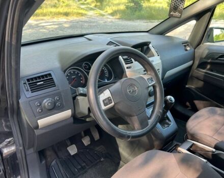 Черный Опель Зафира, объемом двигателя 1.6 л и пробегом 227 тыс. км за 6300 $, фото 10 на Automoto.ua