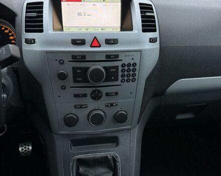 Черный Опель Зафира, объемом двигателя 1.9 л и пробегом 250 тыс. км за 3250 $, фото 14 на Automoto.ua