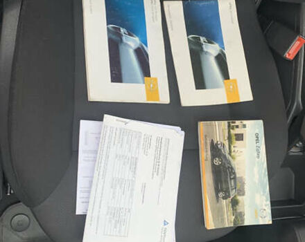 Черный Опель Зафира, объемом двигателя 1.8 л и пробегом 179 тыс. км за 6750 $, фото 33 на Automoto.ua